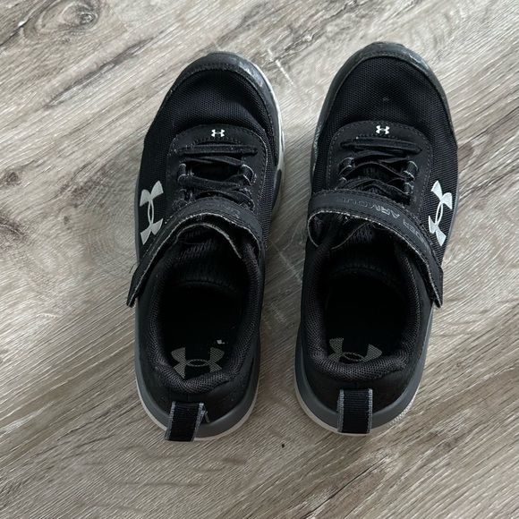 Girls Under Armour sneakers - Picture 4 of 5